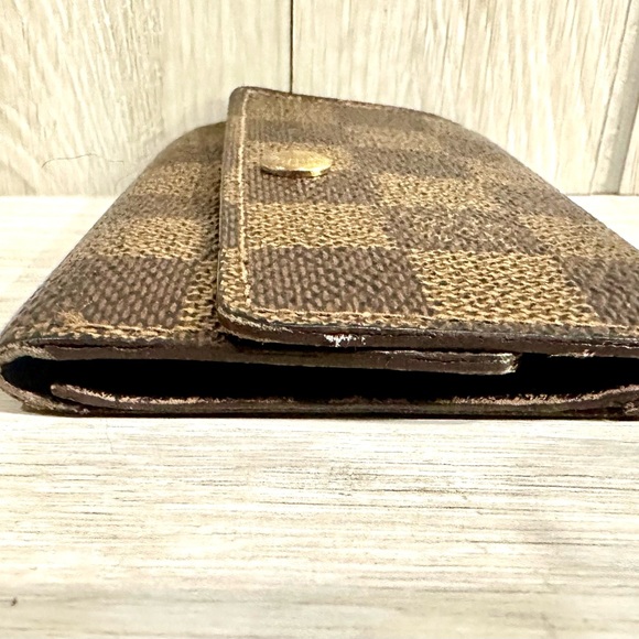 Louis Vuitton Damien Ebene Key Holder - Picture 3 of 11